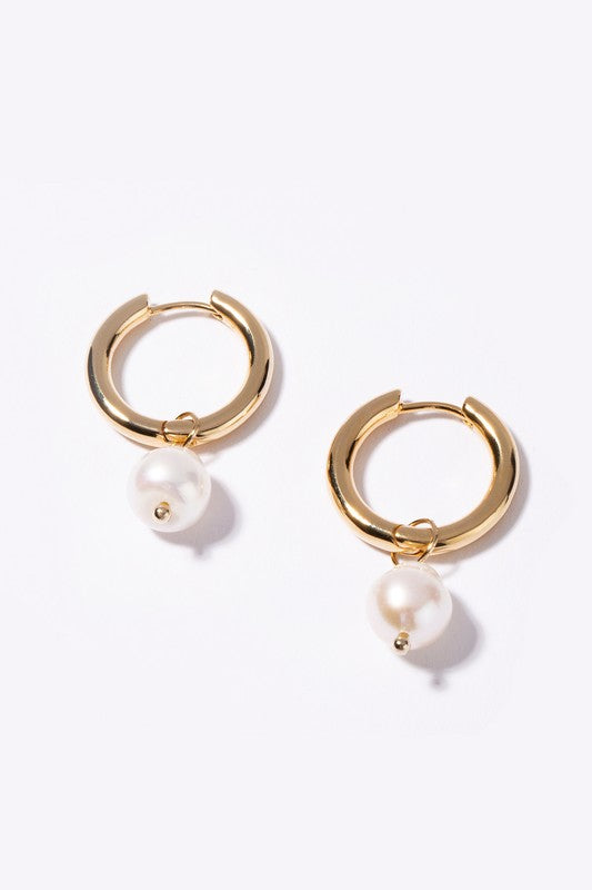 Pearl pendant earring